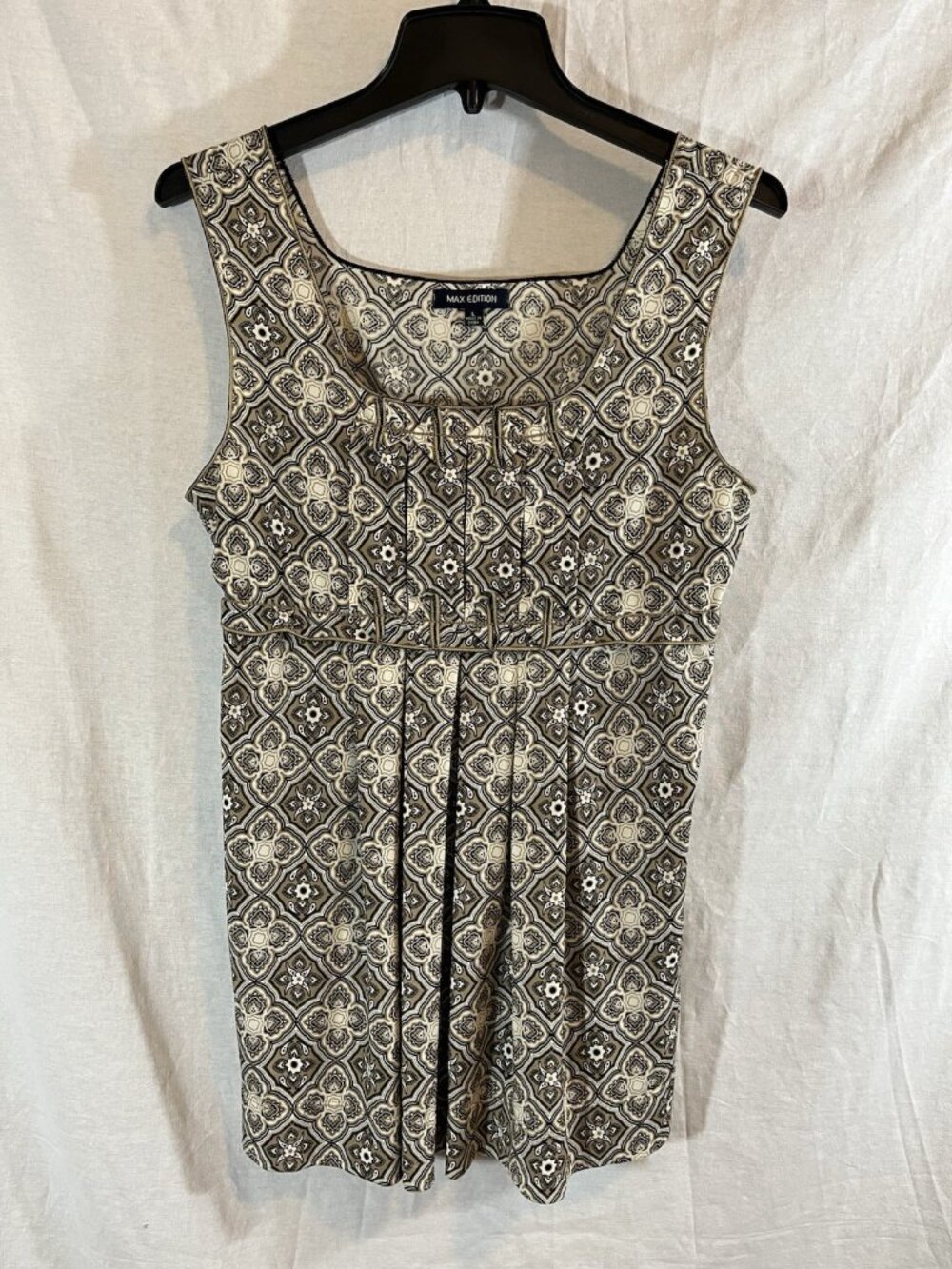 Max Edition Women’s Large Tan & Black Geo Print Sleeveless Blouse